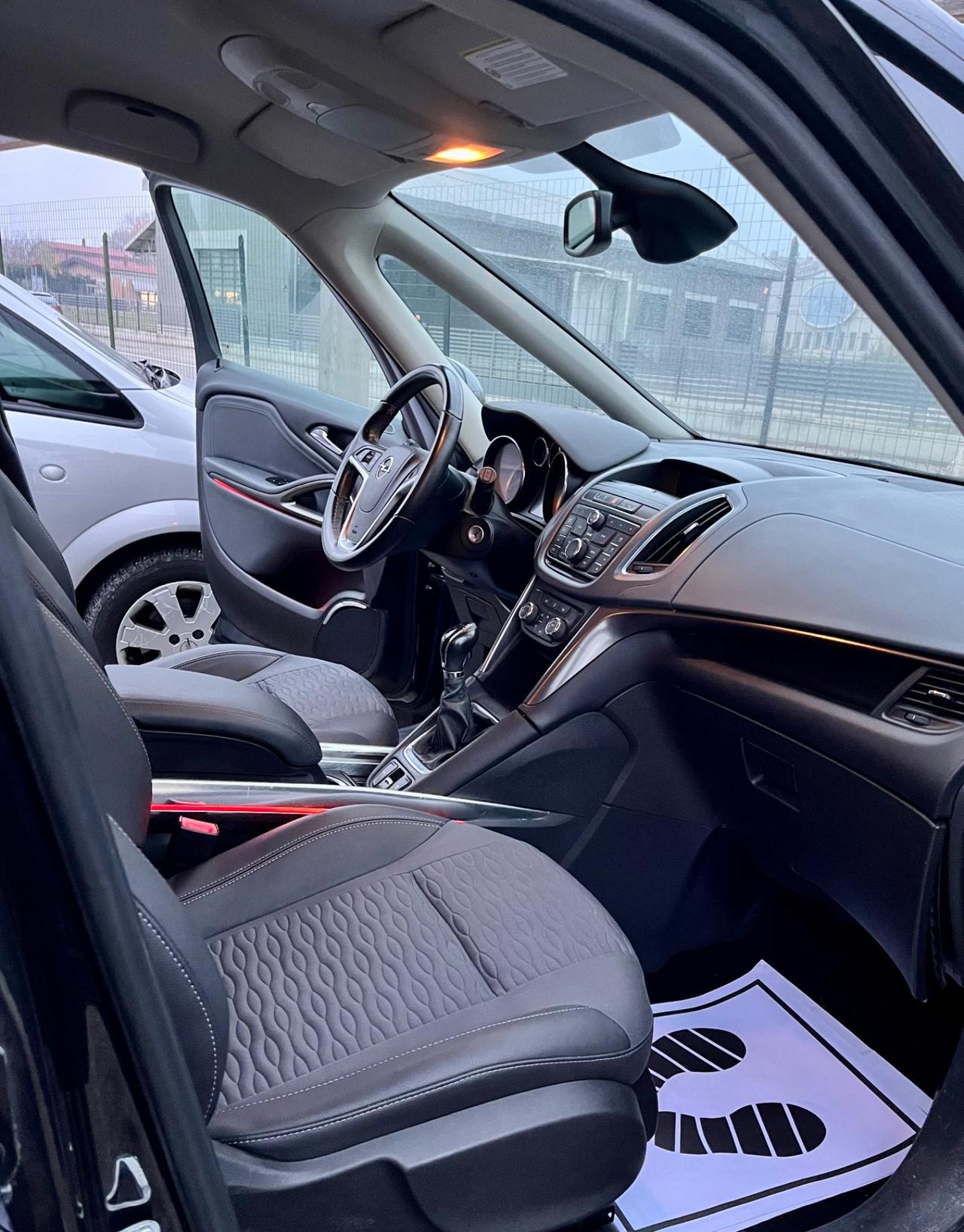 Opel Zafira Tourer 2.0 CDTi 130CV Cosmo