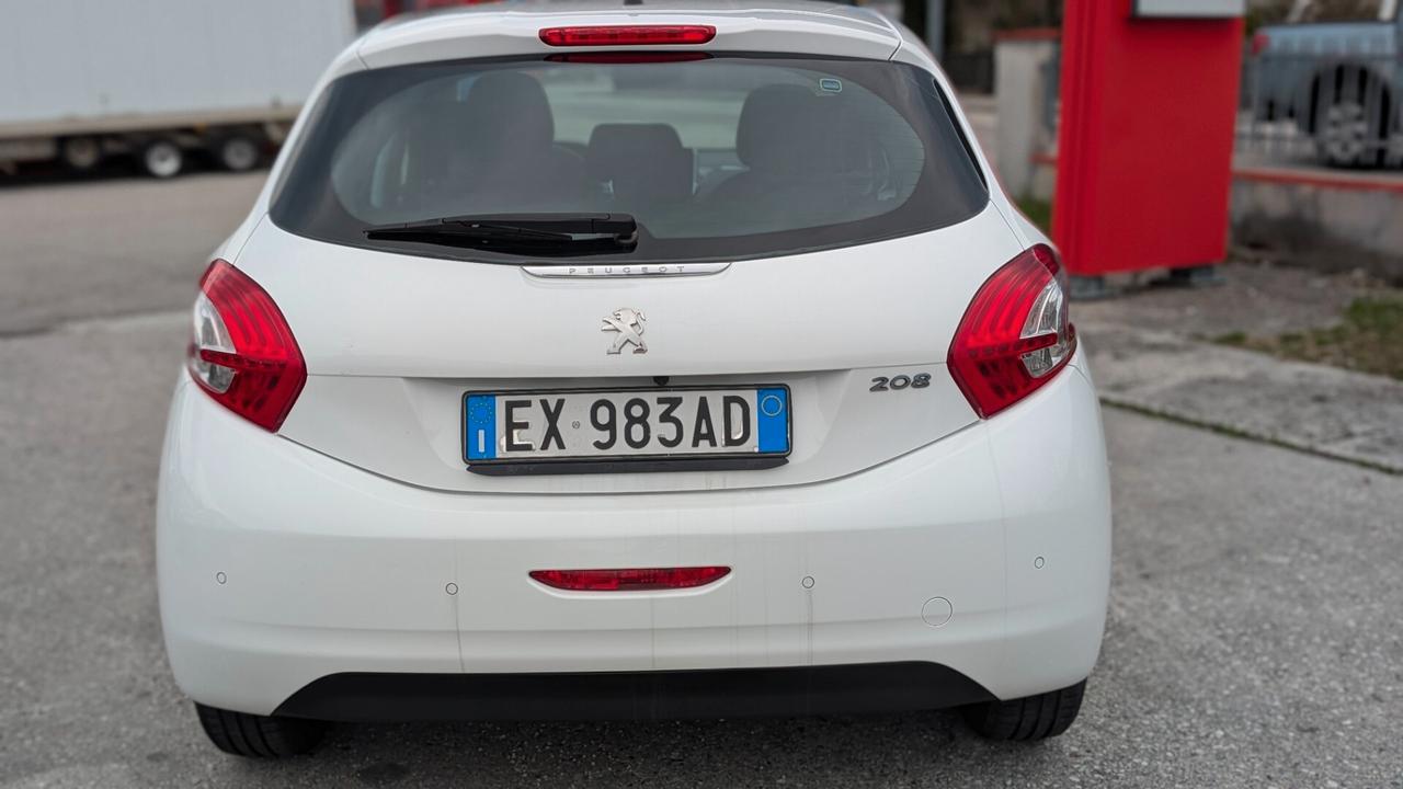 Peugeot 208 1.4 HDi 68 CV 5 porte Allure