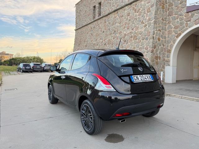 LANCIA Ypsilon HYBRID GOLD+NAVI+SENSORI PARK+5 POSTI