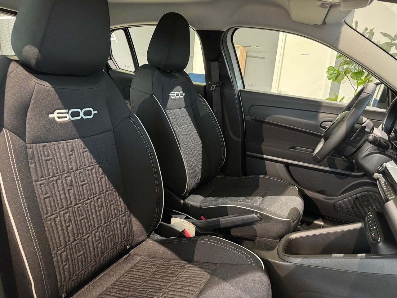 FIAT 600 IV 2023 Hybrid DCT MHEV - VARI COLORI!