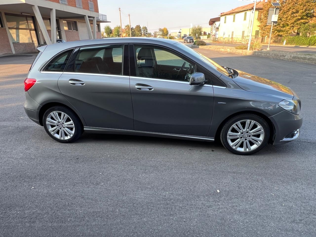 Mercedes-benz B 180 CDI BlueEFFICIENCY Executive
