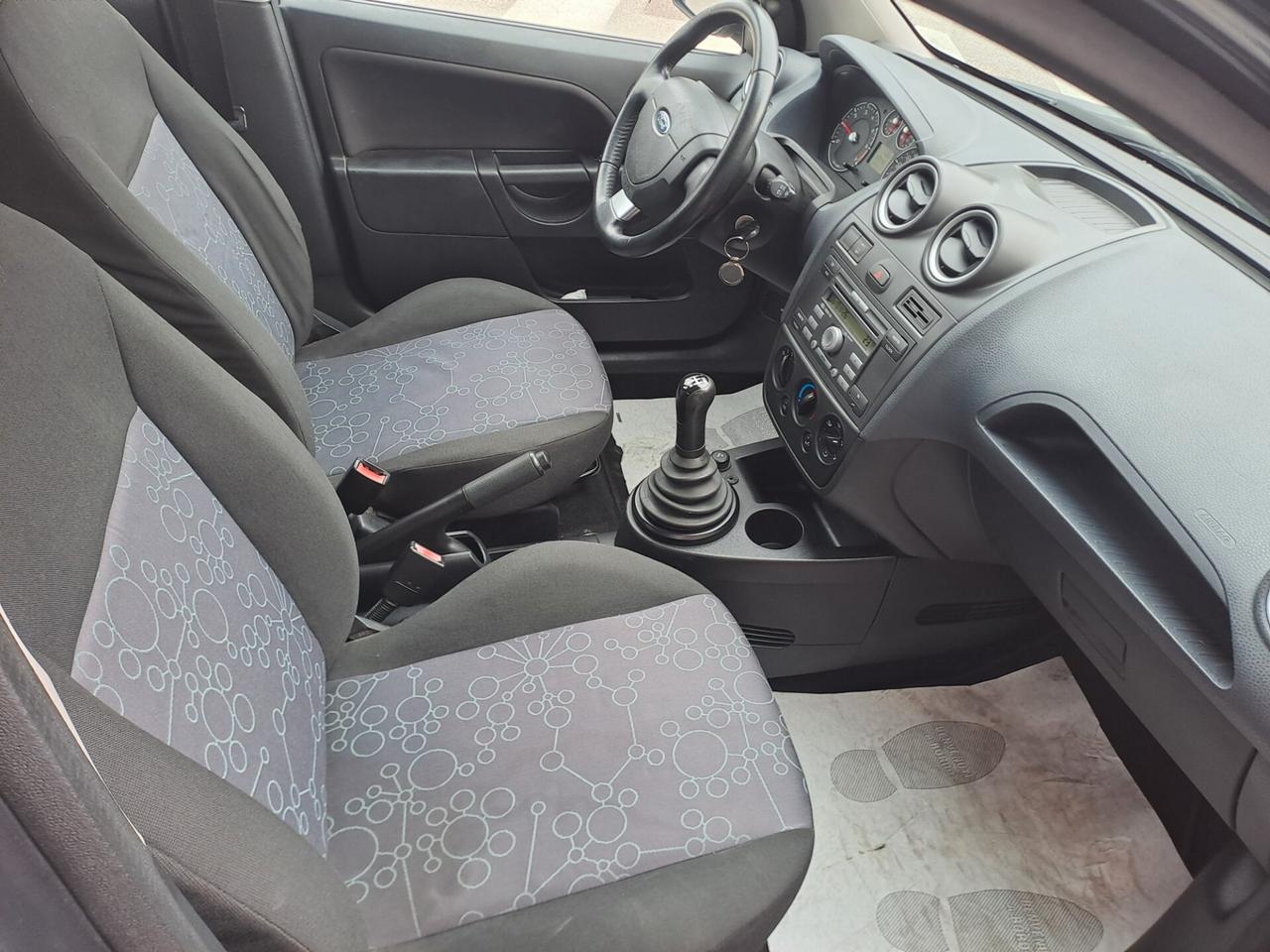 Ford Fiesta 1.2 16V 5p. Ghia