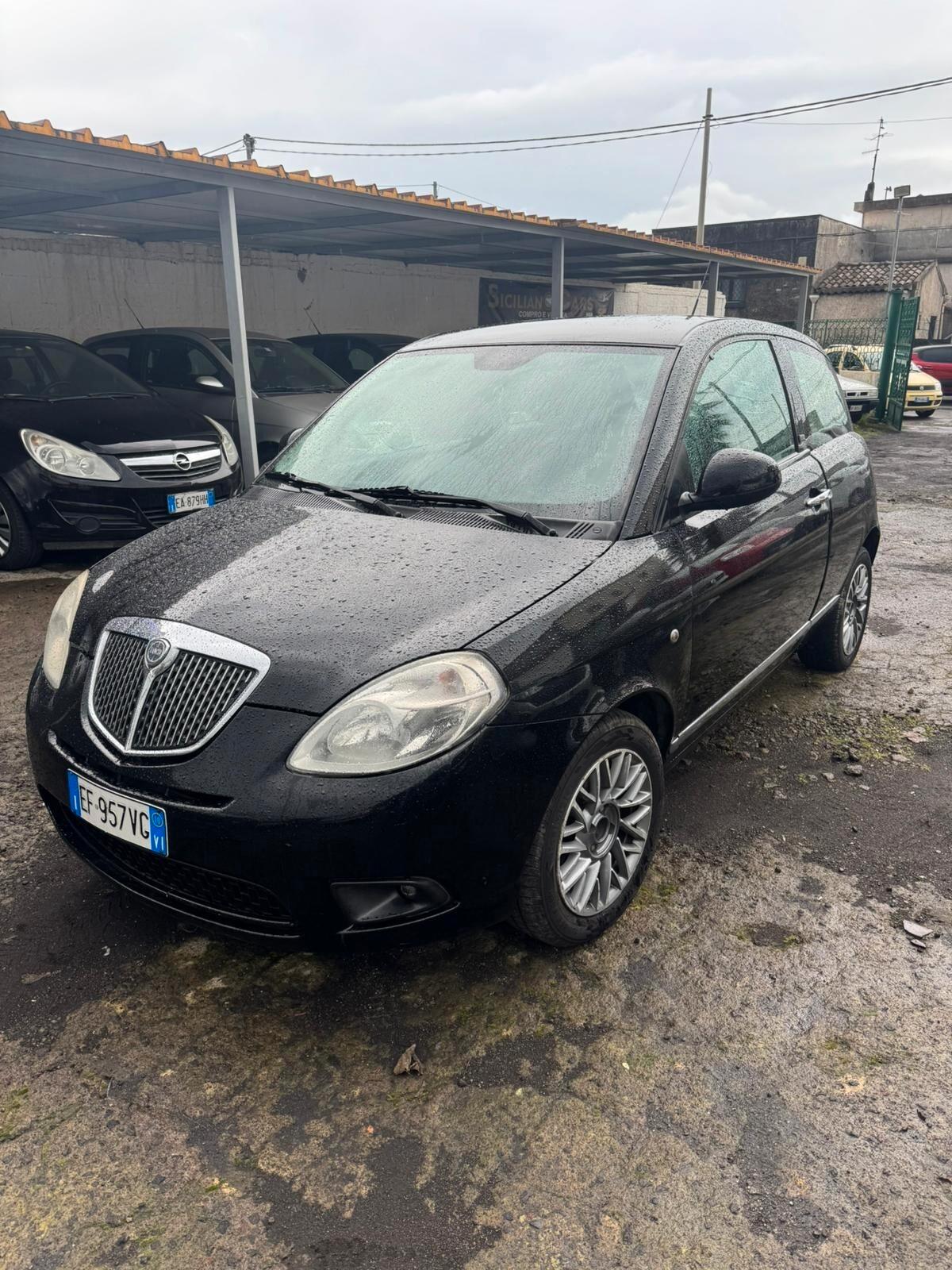 Lancia Ypsilon 1.3 MJT 75 CV Elle