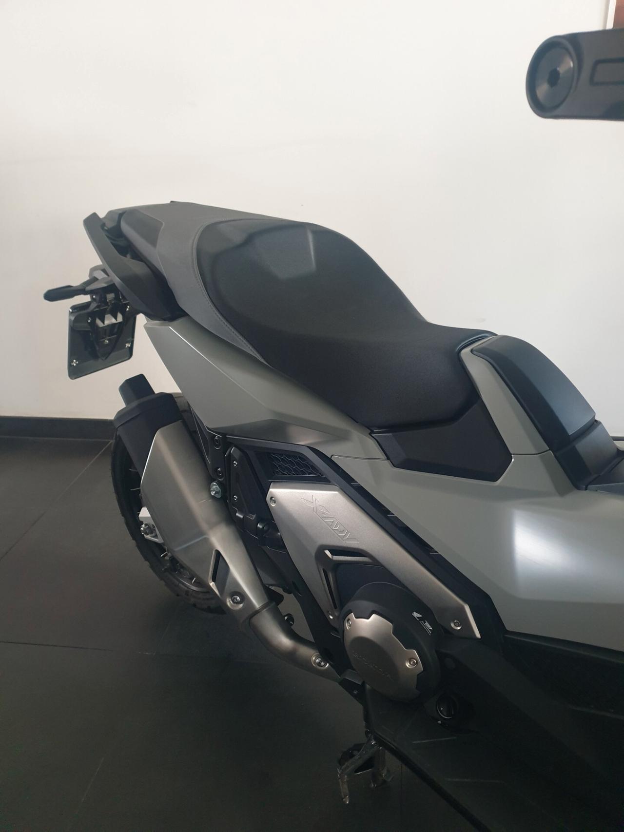 Honda X-ADV 750 Full optional