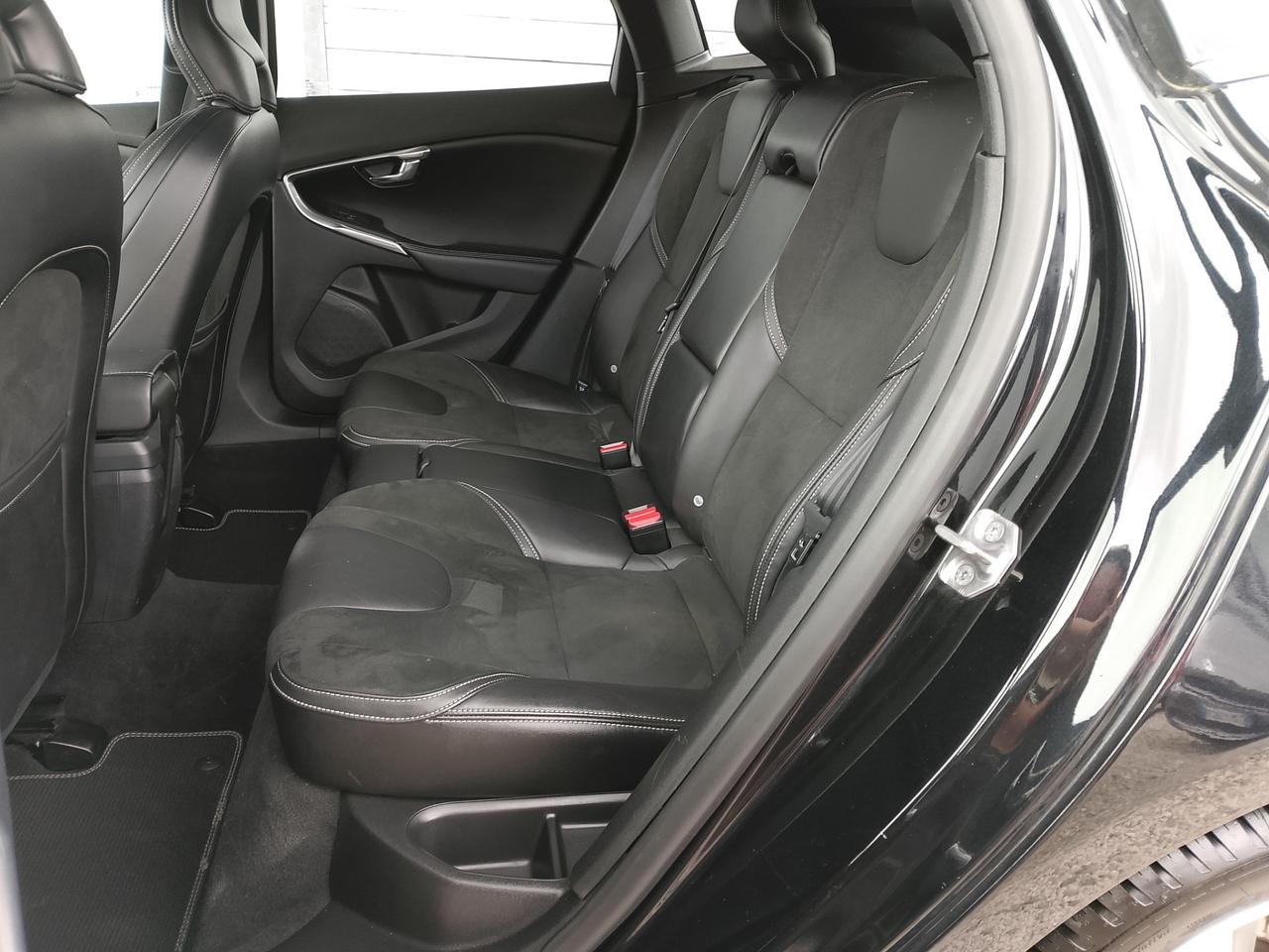 Volvo V40 D2 1.6 Powershift R-design Kinetic
