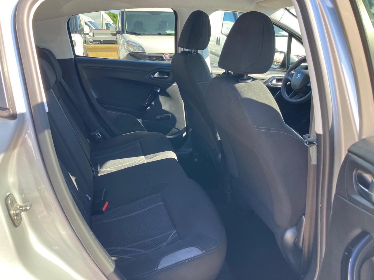 Peugeot 208 1.2 VTi 82 CV 5 porte Km 79000 NEOPATENTATI