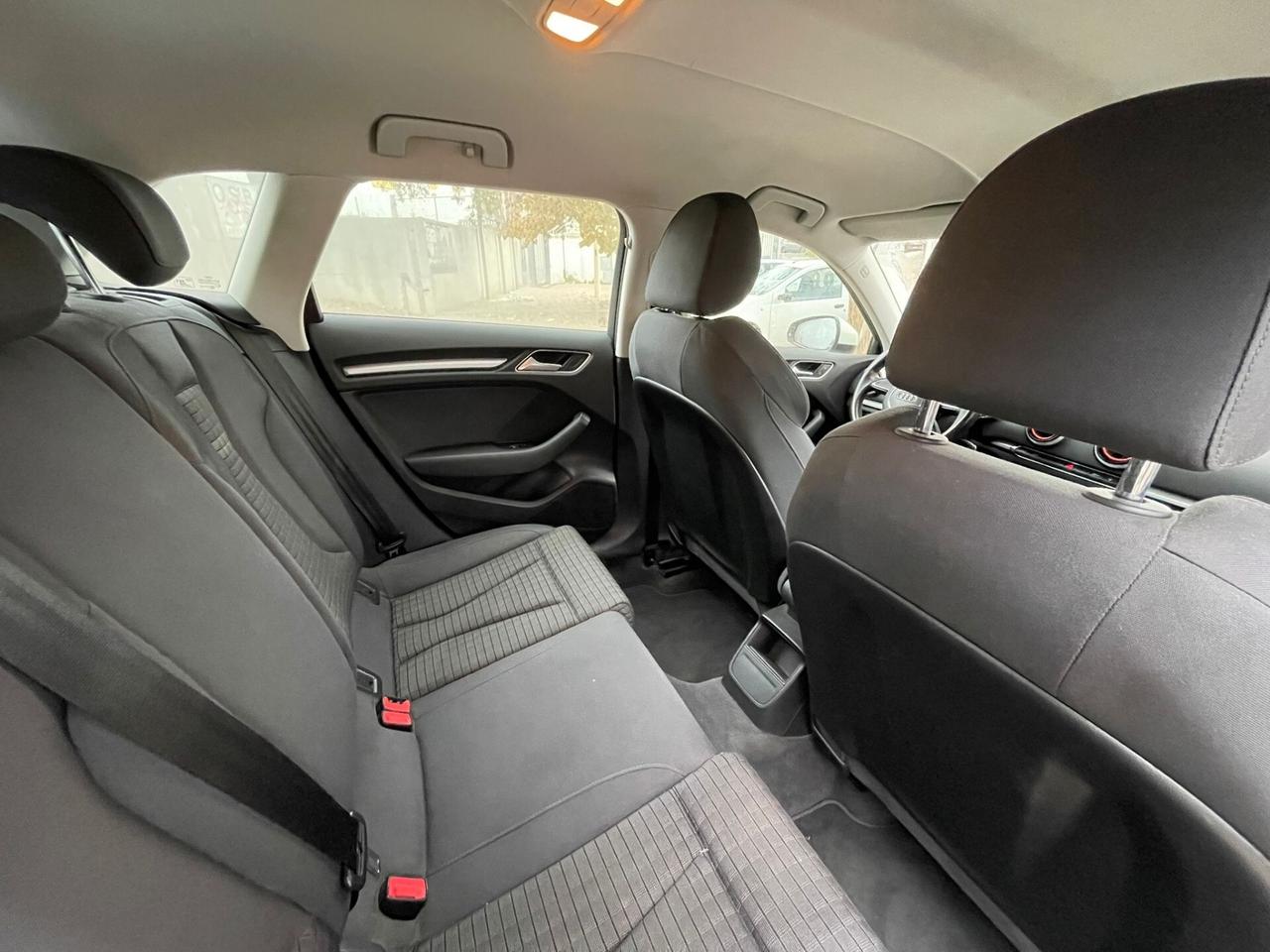 Audi A3 1.6 TDI AUTOMATICA 7M