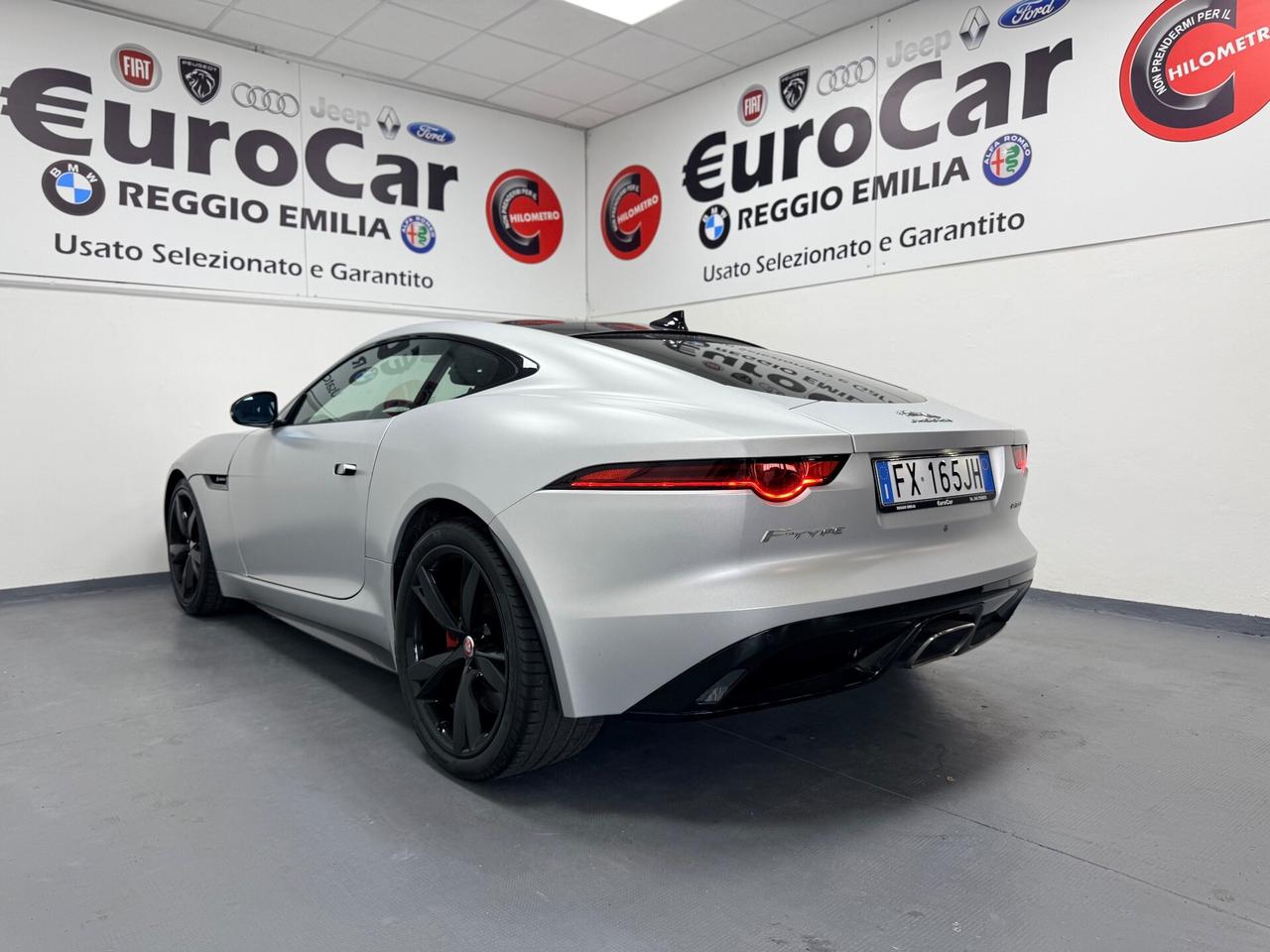 Jaguar F-Type 2.0 aut. Coupé Chequered Flag 05/2019 EURO 6D TETTO RETROCAM SCARICO