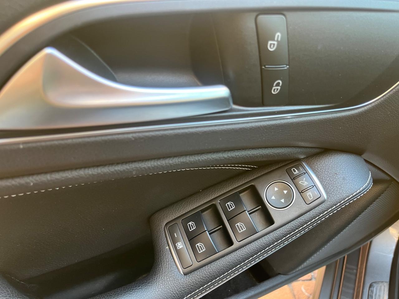 Mercedes-benz A 180d PREMIUM