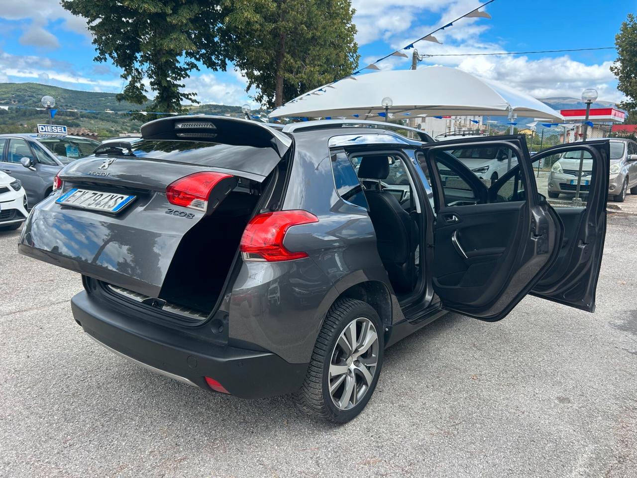 " UNA CHICCA " Peugeot 2008 Blue HDi Allure