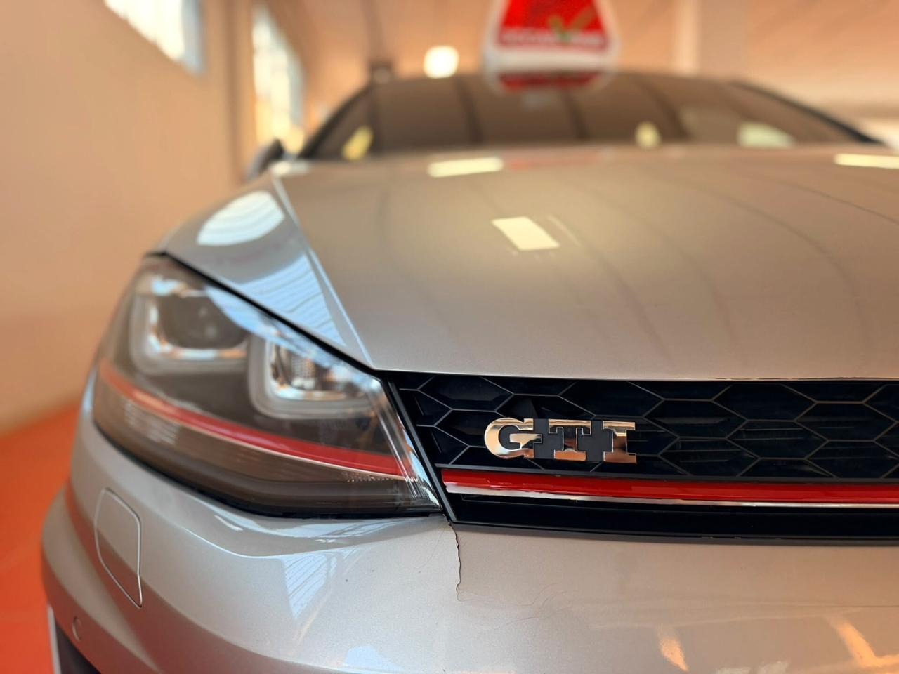 Volkswagen Golf GTI