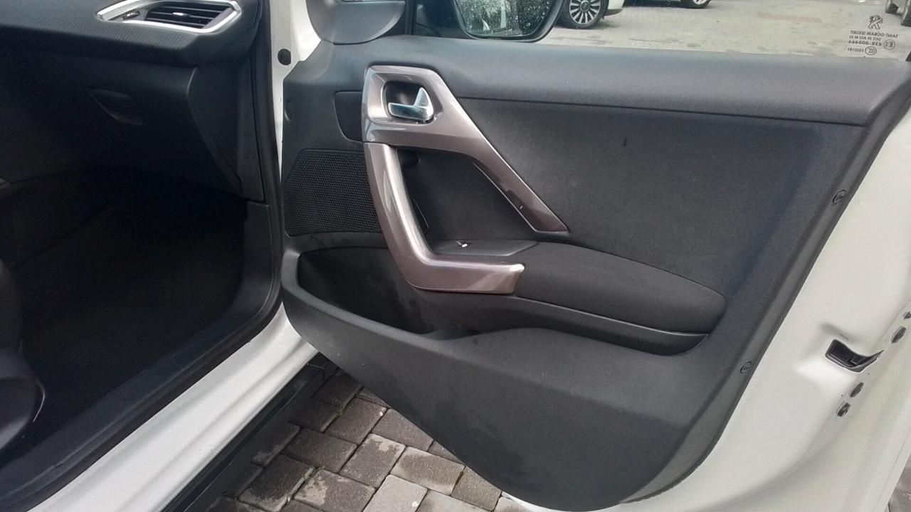 Peugeot 2008 1.2 VTi 82CV Active