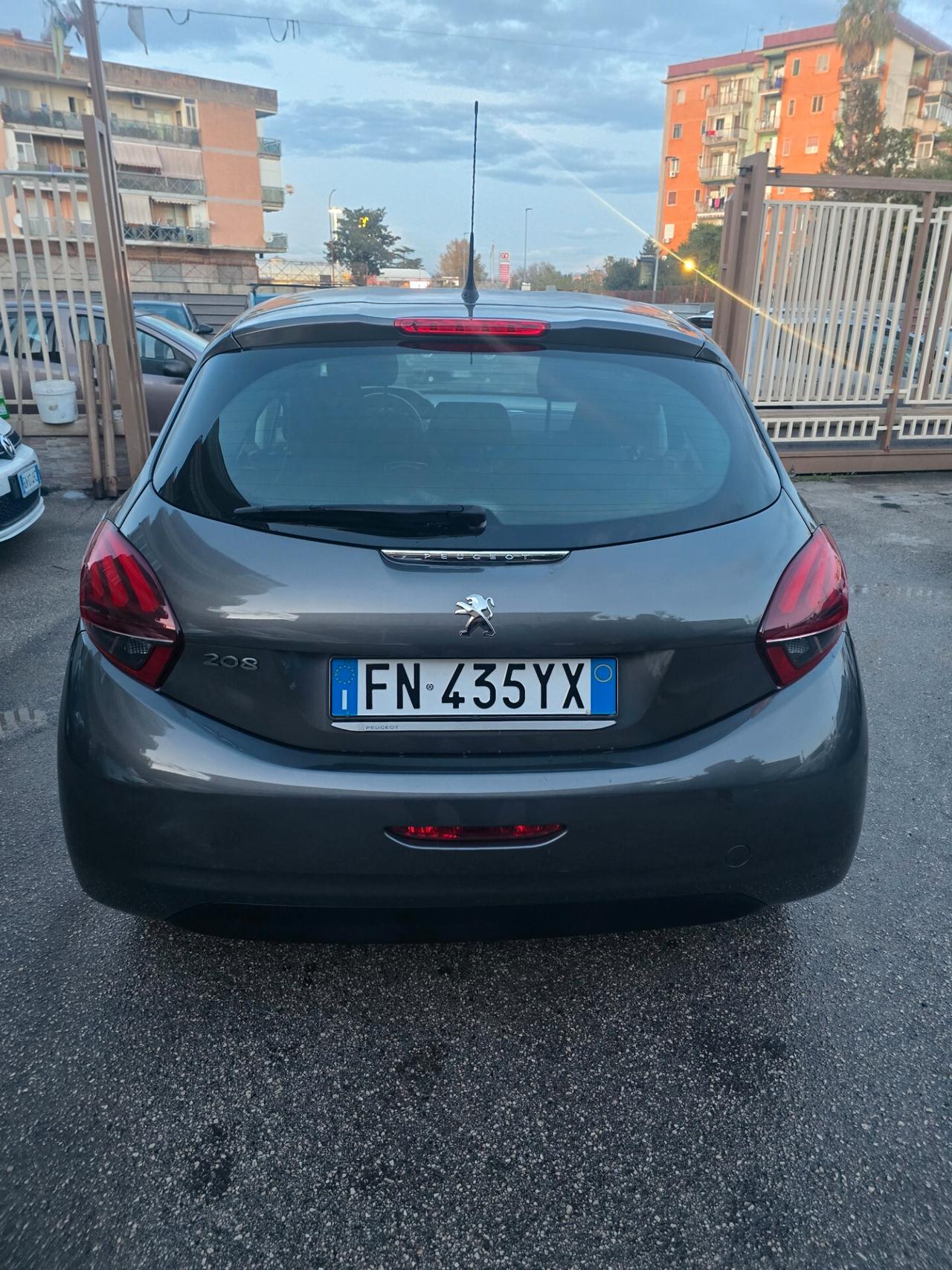 Peugeot 208 PureTech 82 5 porte Allure