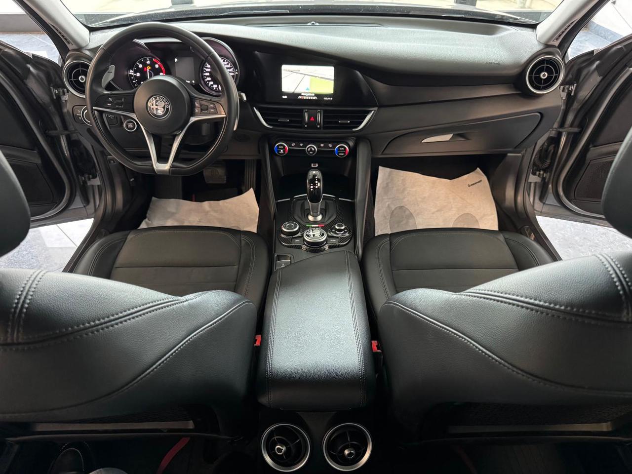 Alfa Romeo Giulia 2.2 T Diesel At8 180cv Super Navi Paddle Full