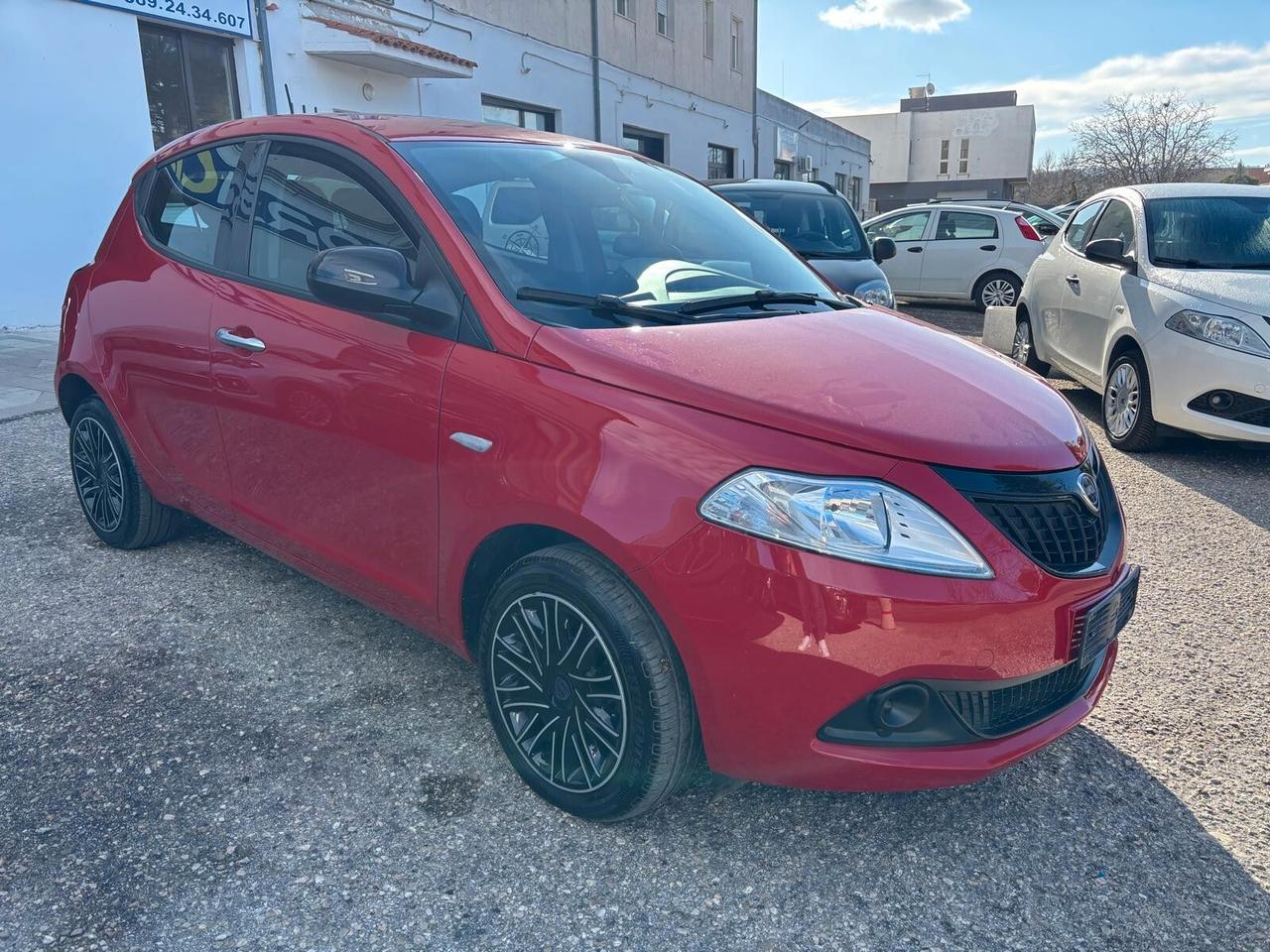 Lancia Ypsilon 1.0 FireFly 5 porte S&S Hybrid Silver Plus