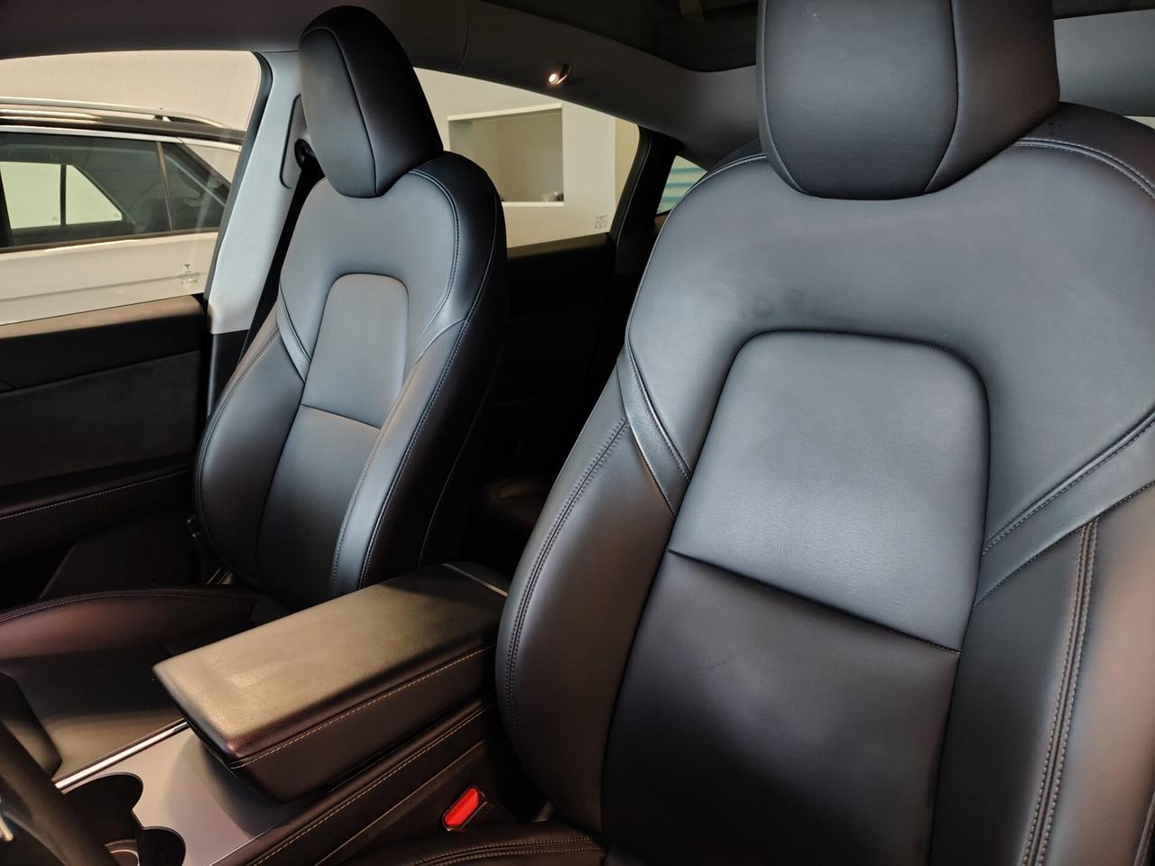 Tesla Model Y AWD Performance