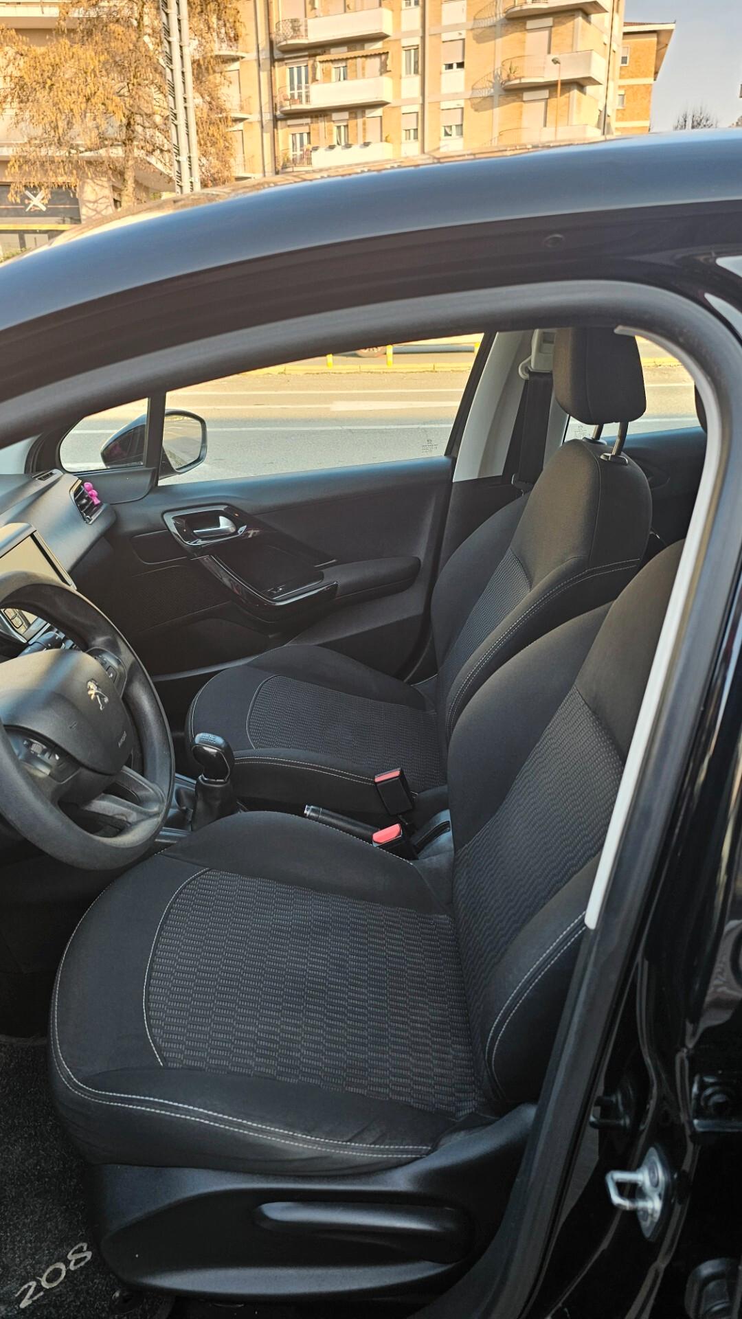 Peugeot 208 BlueHDi 75 5 porte Allure