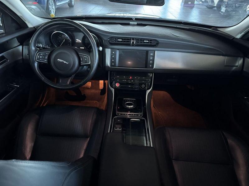 Jaguar XF 2.0D i4 180cv PRESTIGE AUTO