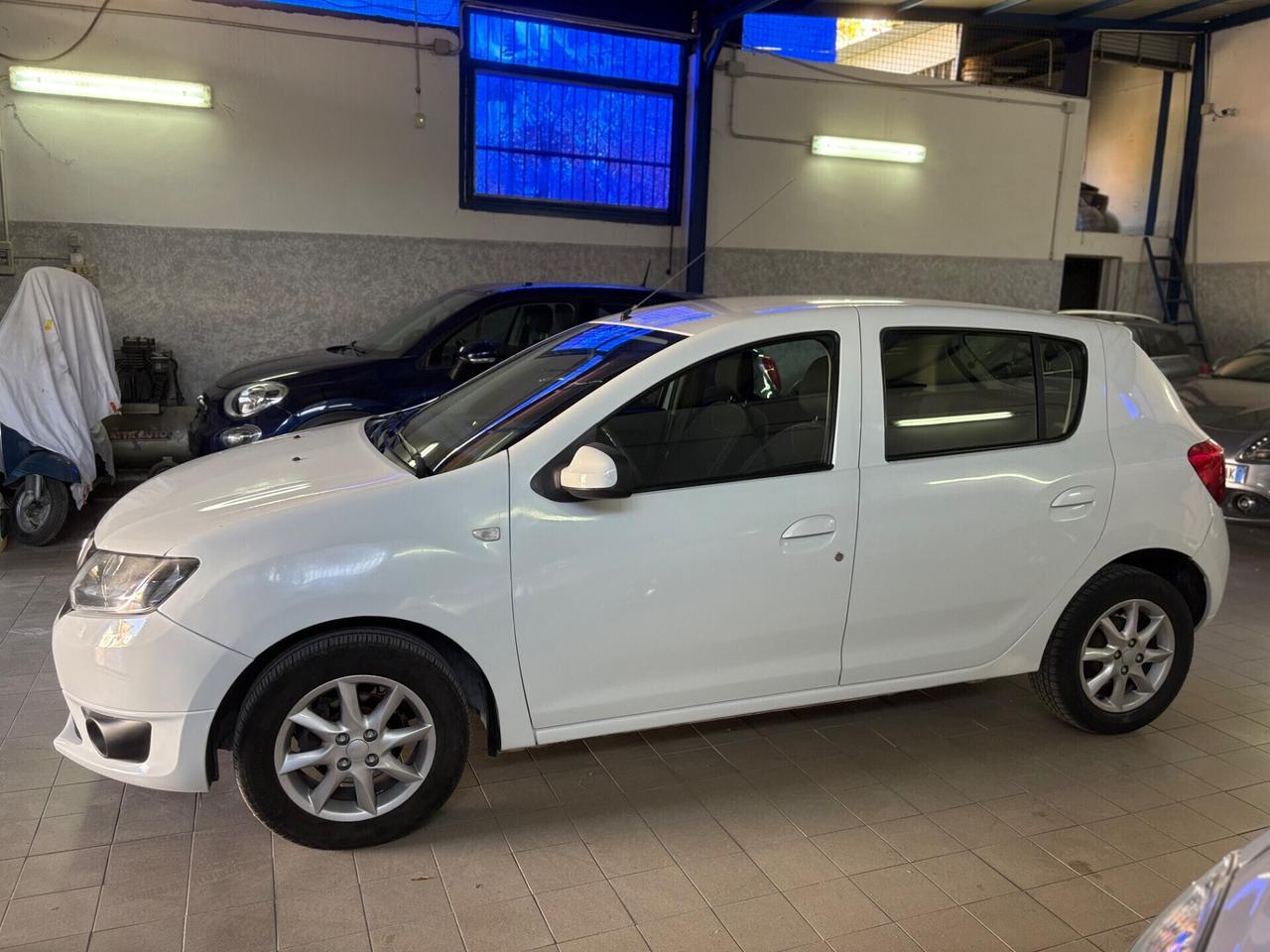 Dacia Sandero 1.2 GPL 75CV