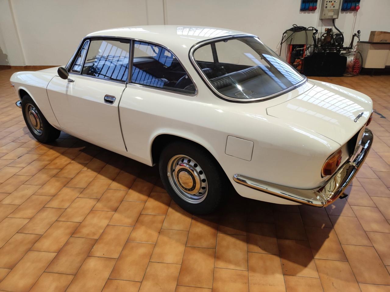 Alfa Romeo GT Gt1300Junior - Scalino - Restauro totale