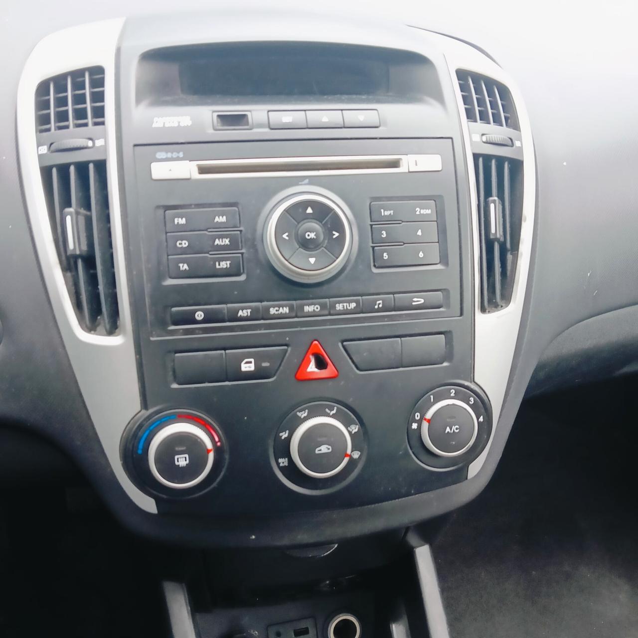 Kia Ceed cee'd Sp. Wag. 1.6 CRDi VGT 115CV EX