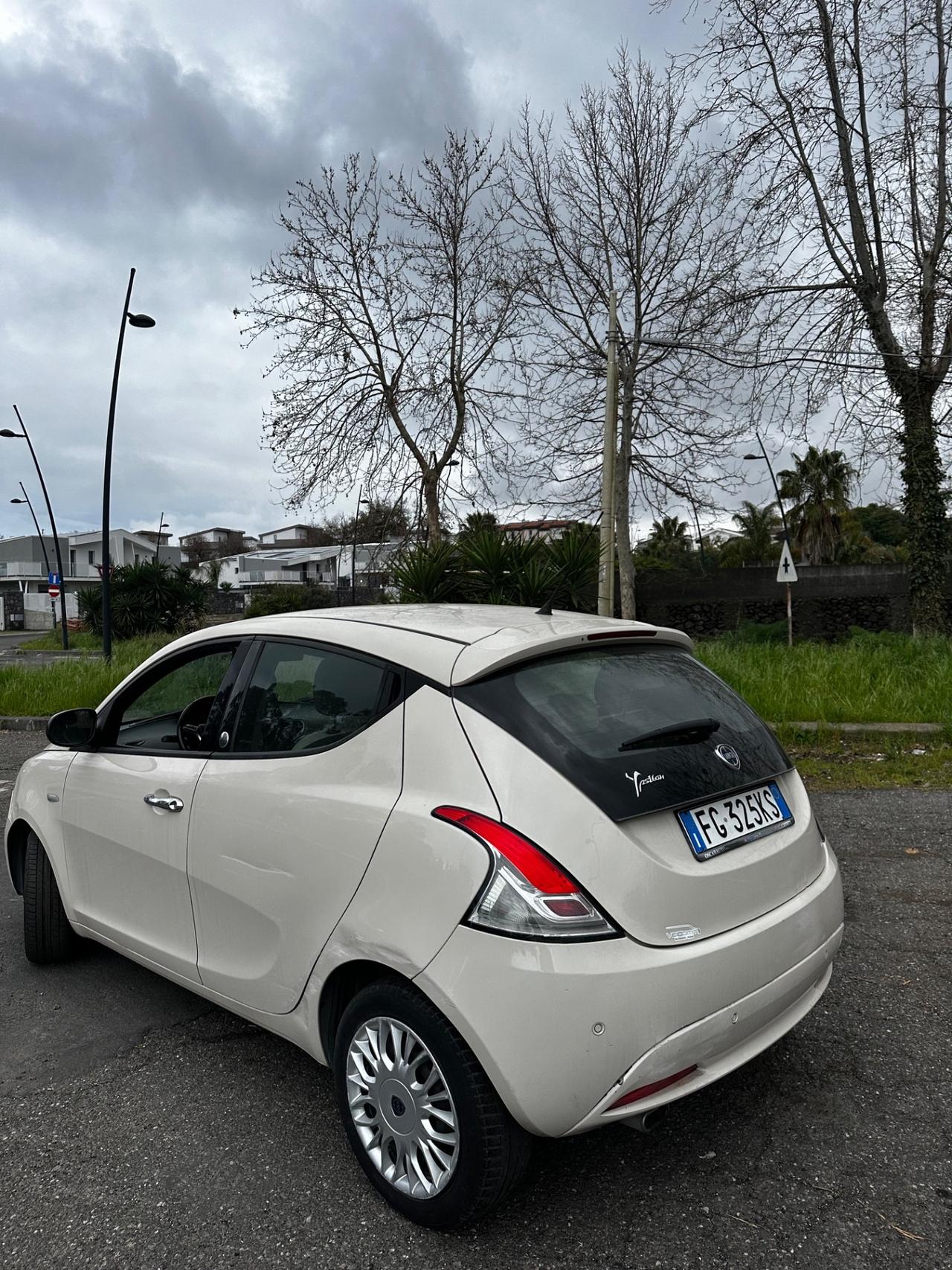 Lancia Ypsilon 1.2 69 CV 5 porte GPL Ecochic Gold