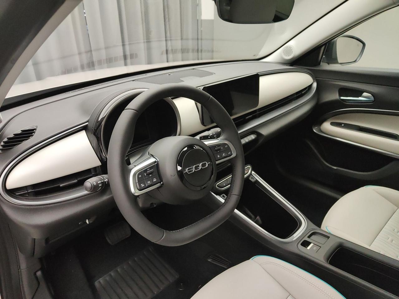 FIAT 600 IV 2023 1.2 MHEV 110CV DCT LA PRIMA