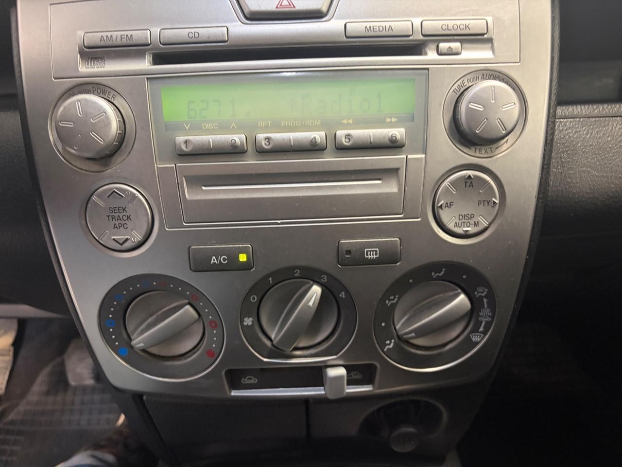Mazda 2 1.4 Tdi 68 cv Sony ericsson