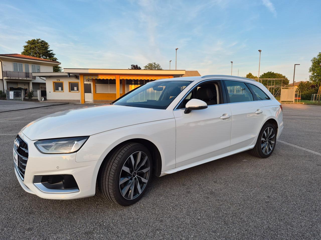 Audi A4 Avant 30 TDI/136 CV S tronic Business Advanced