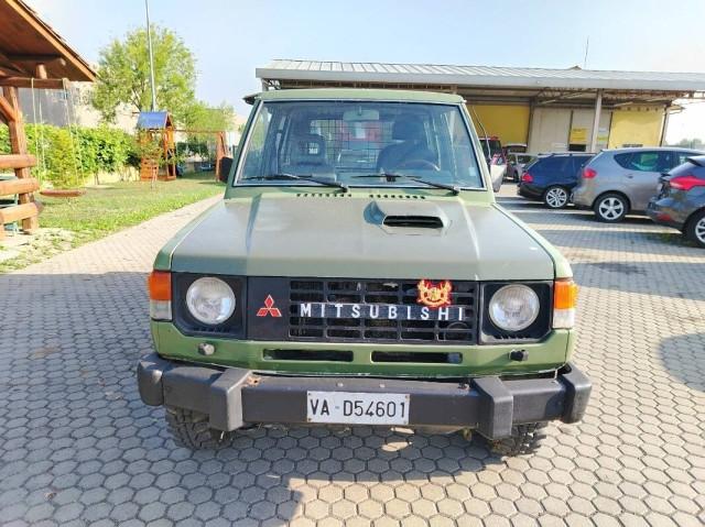 Mitsubishi Pajero Pajero 2.4 td Base Metal Top