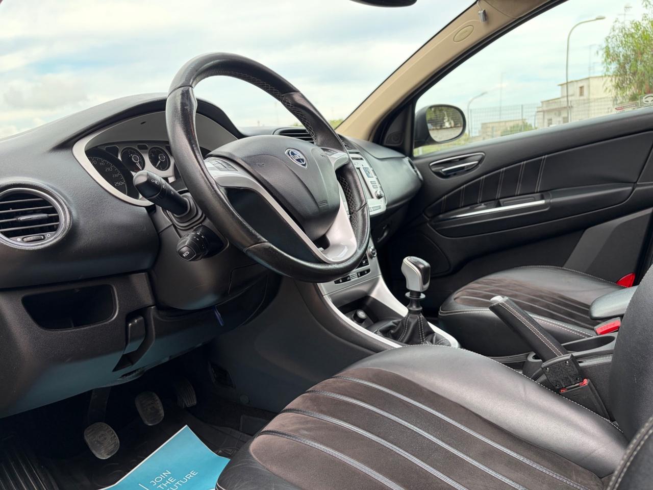 Lancia Delta 1.9 MJT Twinturbo Platino Tetto Apribile