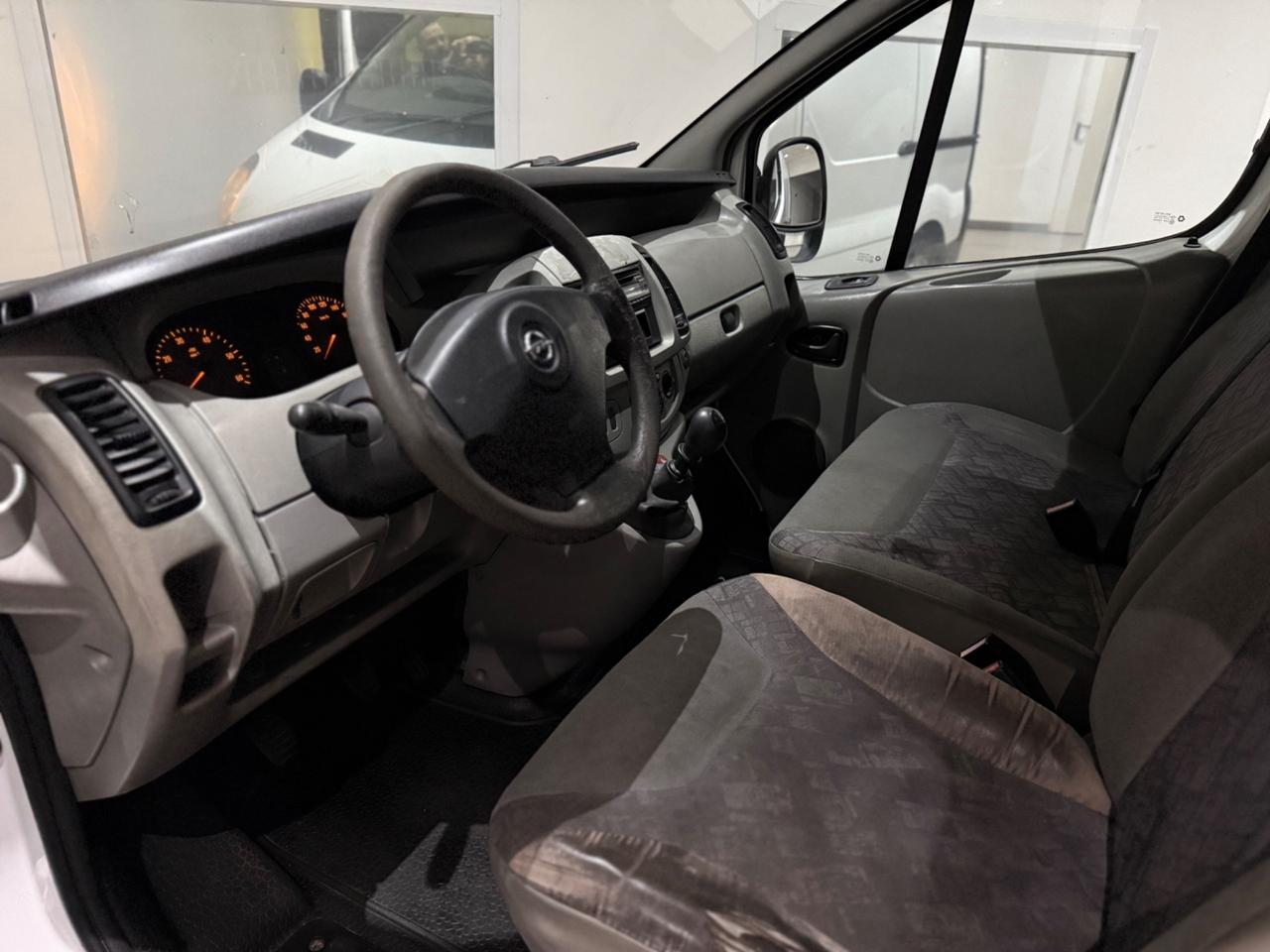 Opel Vivaro 1.9CDTI 100Cv/Kw73 Gancio traino