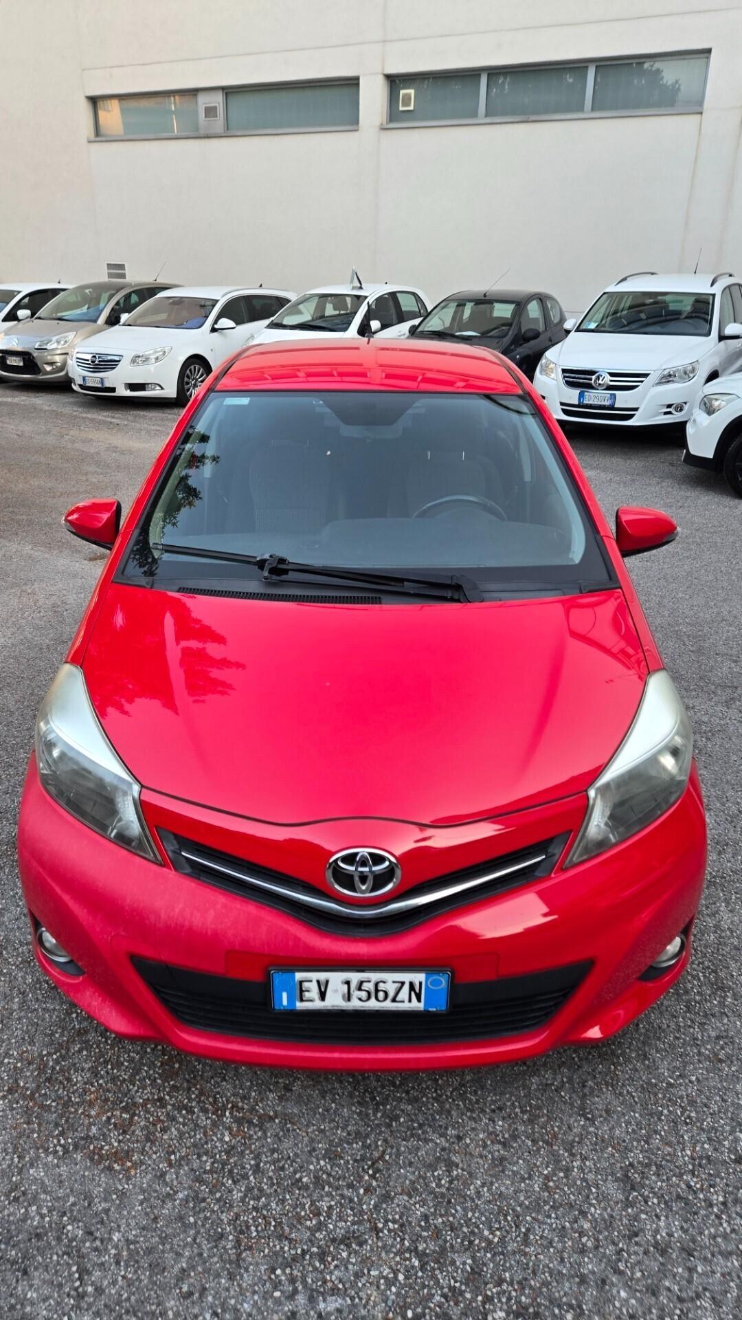 Toyota Yaris 1.0 5 porte Lounge