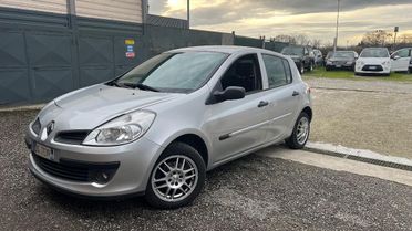 RENAULT - Clio 5p 1.2 16v (pack)