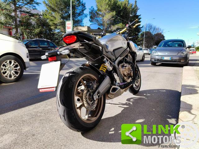 HONDA CB 650 R SOLO 8500KM