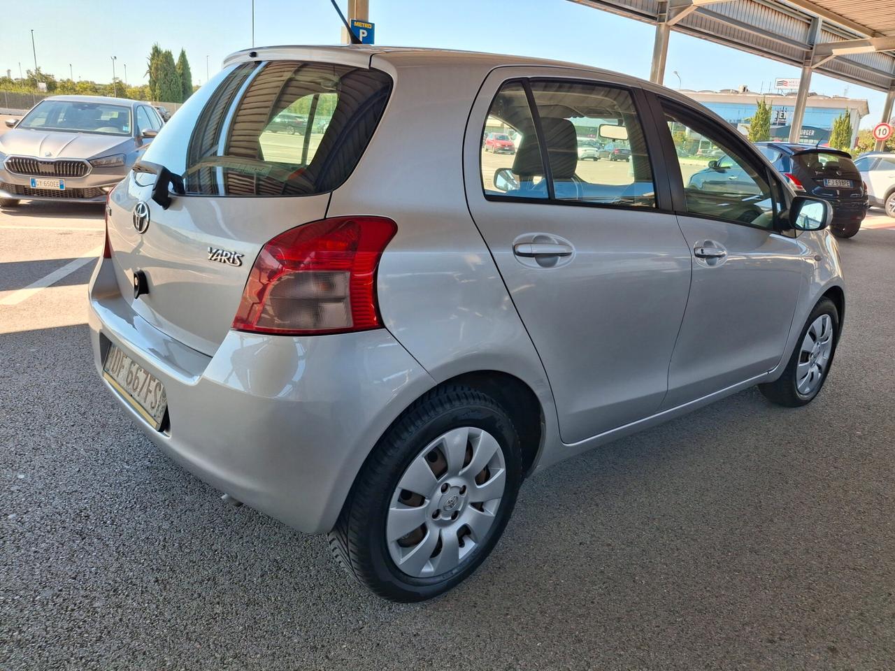 Toyota Yaris 1.3 5 porte Sol-BENZINA-