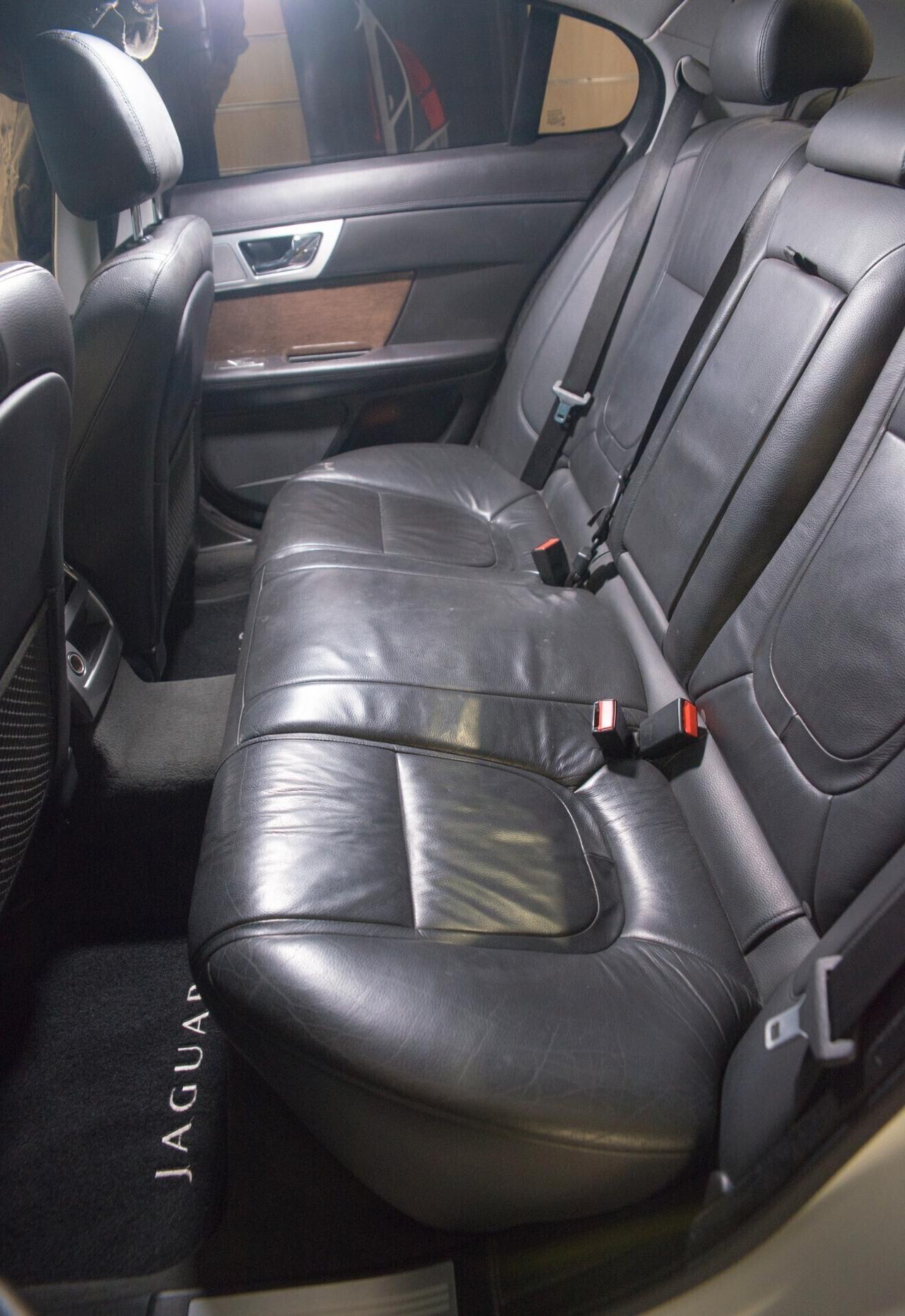 JAGUAR XF 2,2 D LUXURY 190CV PELLE TOTALE NAVIGATORE CERCHI CAMBIO AUTOMATICO