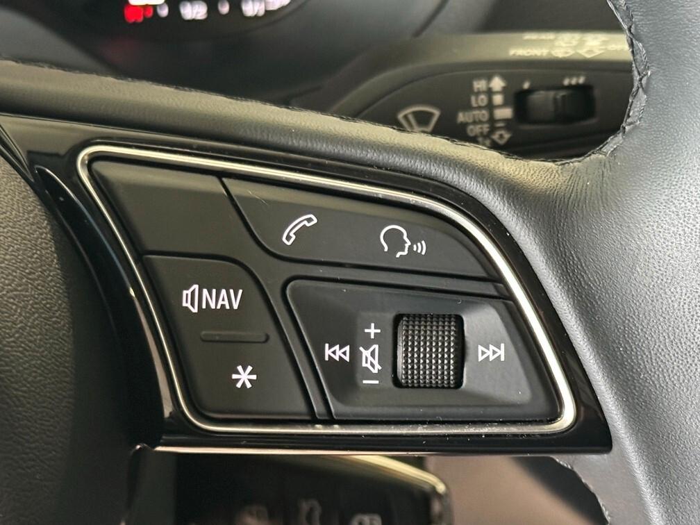 Audi Q2 35 1.5 tfsi Advanced s-tronic Led App conn Cam Pano 17"