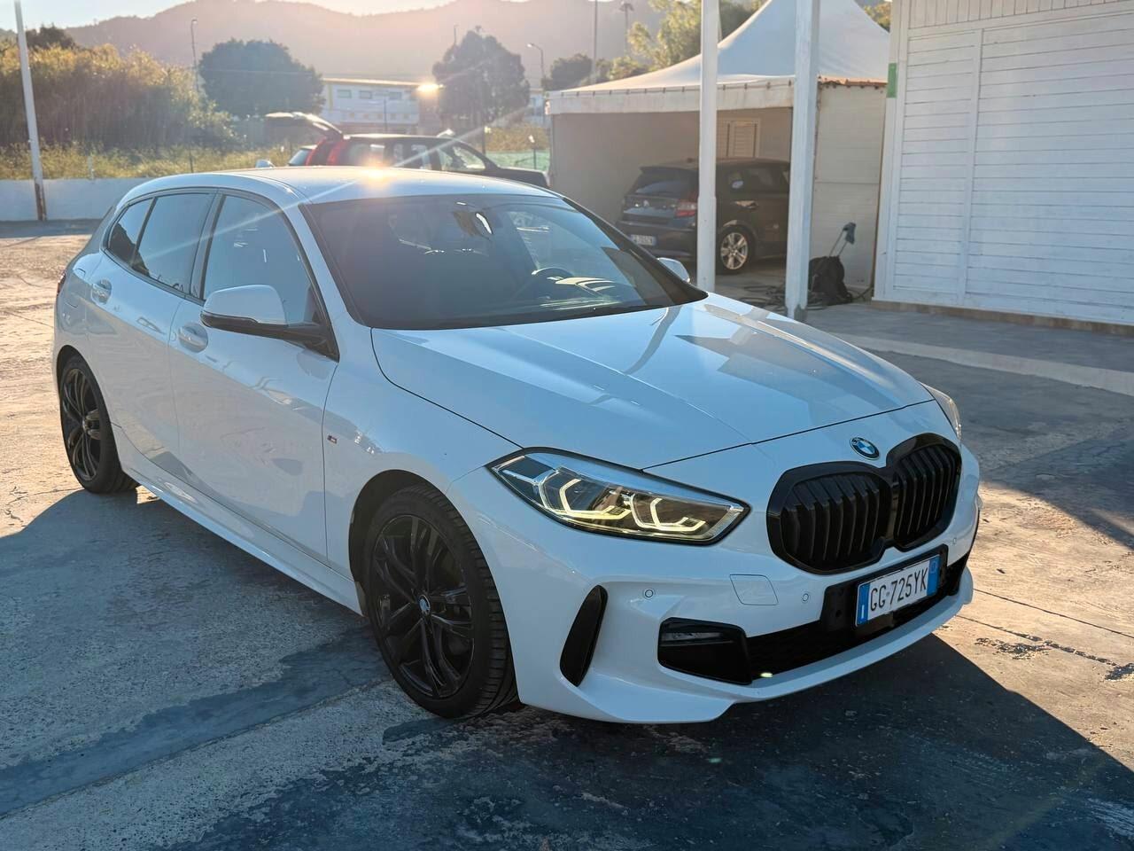 Bmw 118 118d 5p. Msport