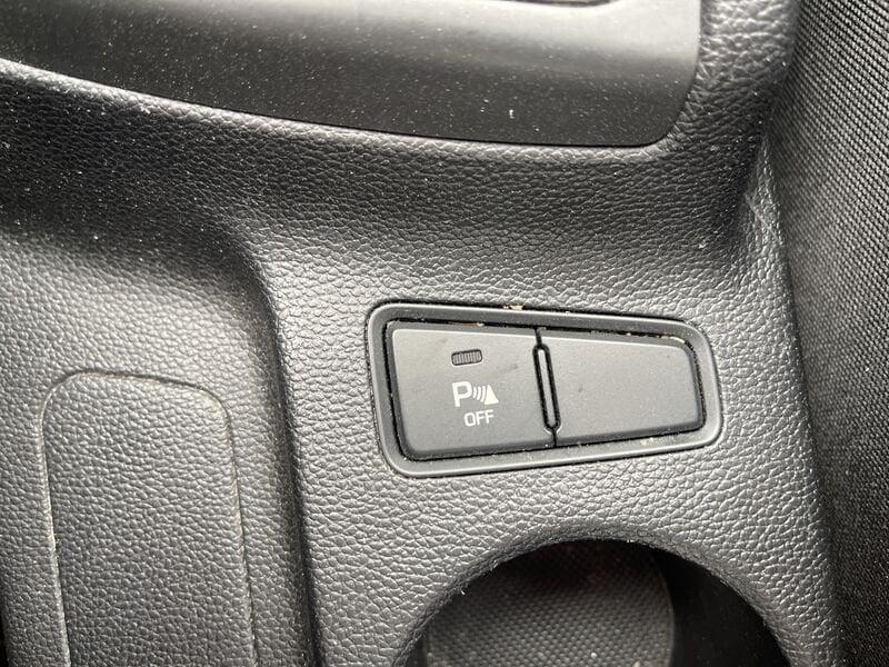 Hyundai i20 II 2015 5p 1.2 Login econext 84cv