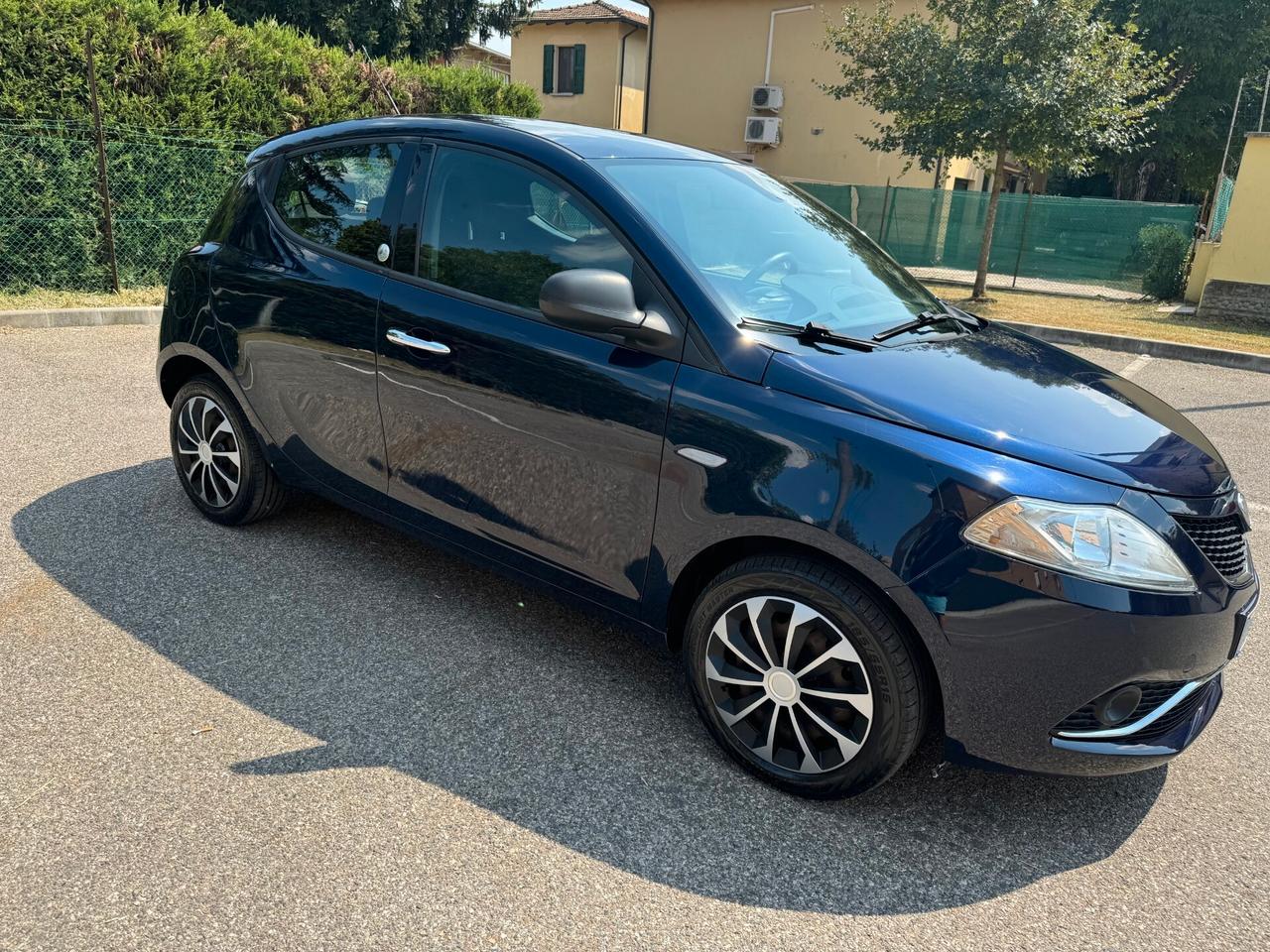 Lancia Ypsilon 1.2 Gpl - NEOPATENTATI - 12 MESI DI GARANZIA -