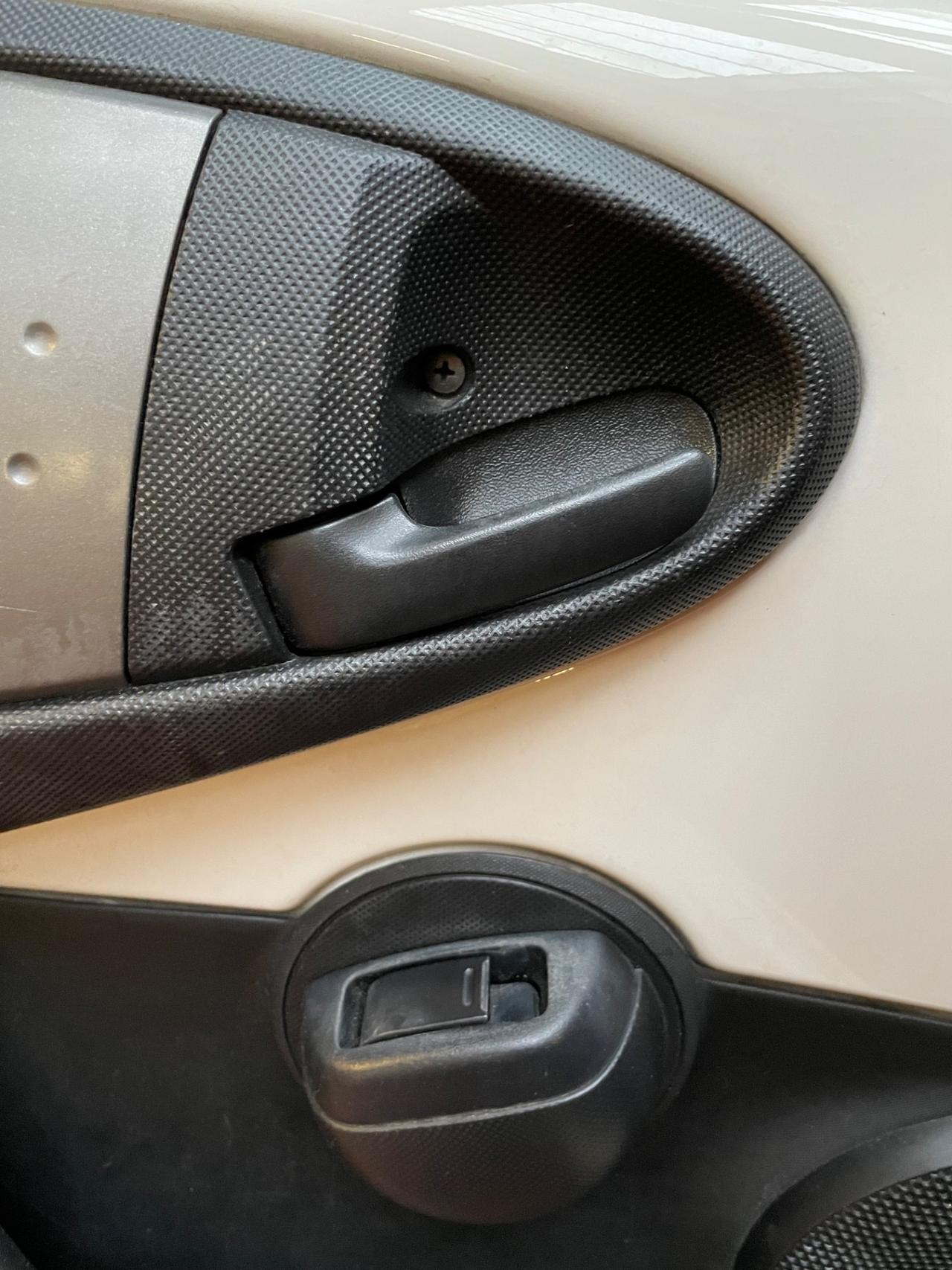 Peugeot 107 1.0 Neopatentati Euro 5