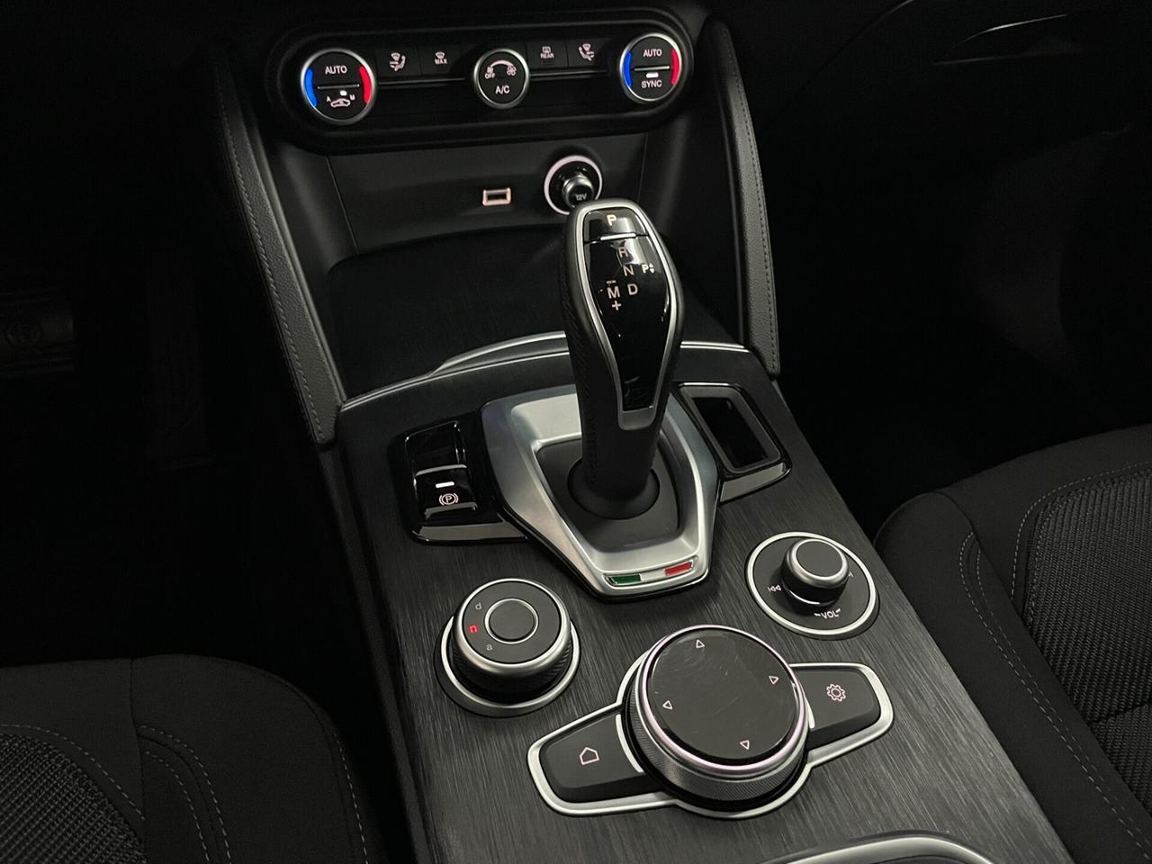 Alfa Romeo Stelvio 2.2 TD 190 CV BUSINESS Q4 DISTRIBUZIONE ESEGUITA