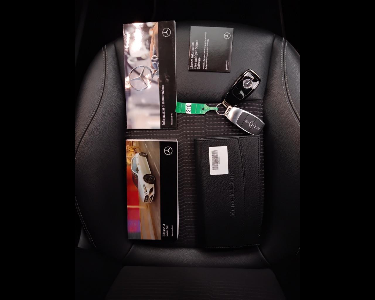 Mercedes-Benz Classe A - W177 2018 - A 180 d Sport auto