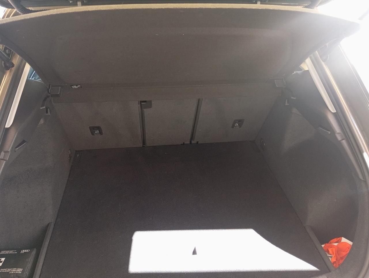 Audi Q3 35 TDI S tronic Business