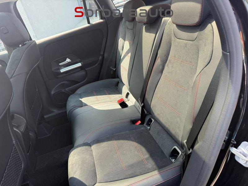 Mercedes-Benz GLA 200 d Automatic AMG Line Premium con Tetto Panoramico.