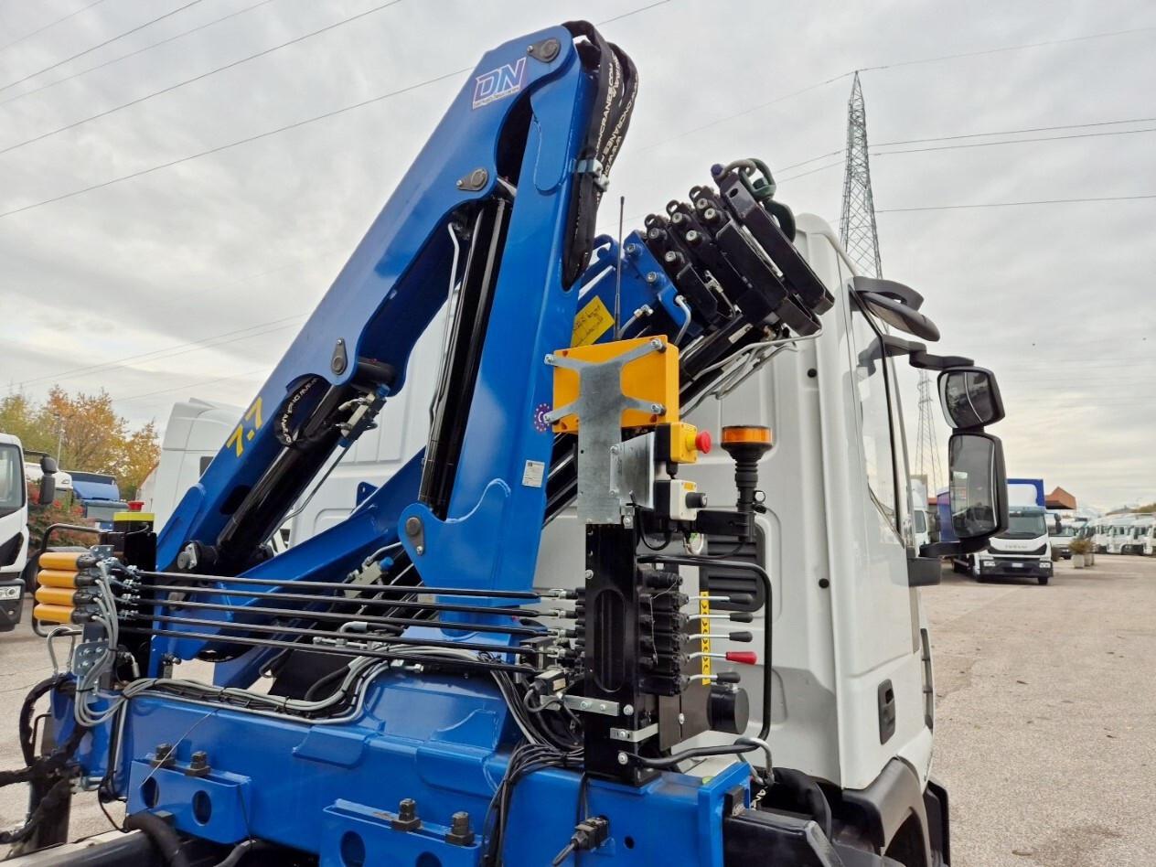 IVECO EUROCARGO 120EL19 ribaltabile, gru e Radiocomando nuovi