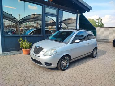 Lancia Ypsilon 1.4 16V MomoDesign