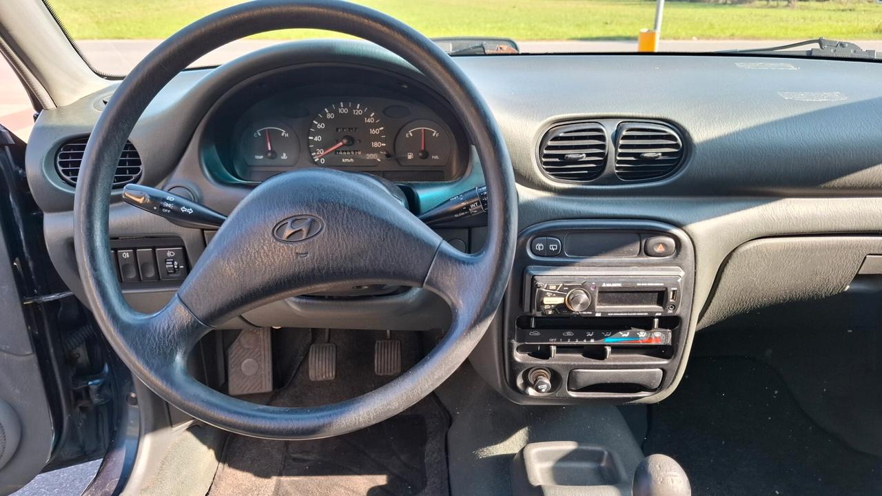 Hyundai Accent 1.3i 12V cat 3 porte LS Funny