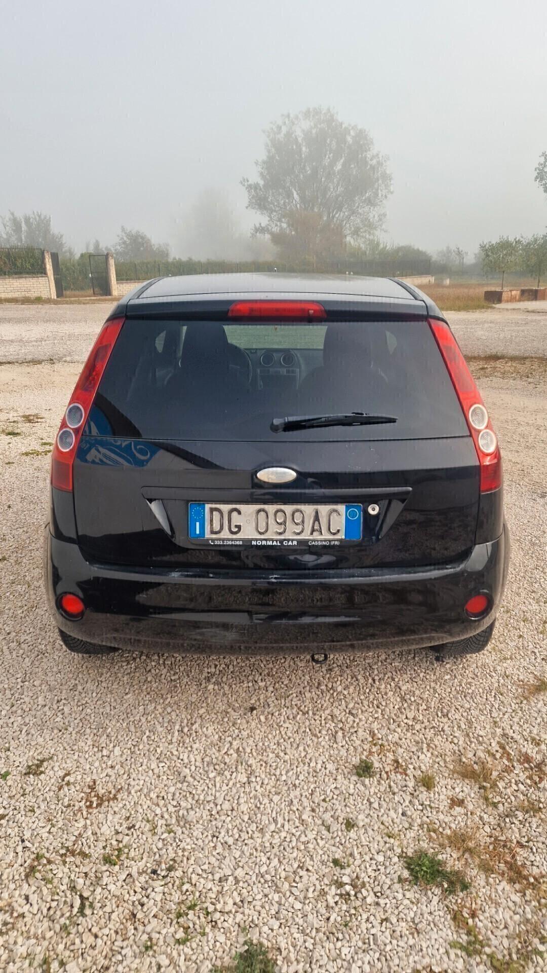 Ford Fiesta 1.2 16V 3p. Ghia "GPL"